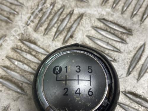 Used Gear lever TOYOTA YARIS (_P13_) 1.4 D (NLP130_, NLP130) (90 hp) 22111607
