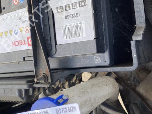 windscreen-washer-tank-ford-fusion-ju_-2002-2003-2004-2005-2006-2007-2008-2009-2010-2011-2012-32686410 main image