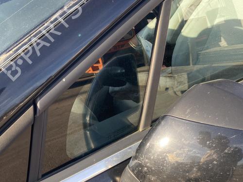 front-left-quarter-glass-peugeot-5008-0u_-0e_-2009-2010-2011-2012-2013-2014-2015-2016-2017-32477154 main image