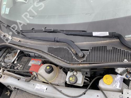 Used Scuttle panel Scuttle panel RENAULT TWINGO III (BCM_, BCA_) 1.0 SCe 65 (BCMJ) (65 hp) 33051133 33051133