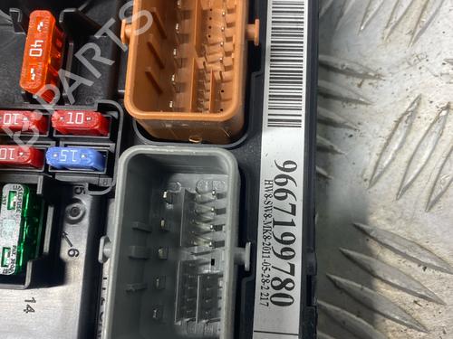 Used Fuse box Fuse box 38187668 38187668
