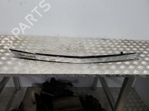 Used Rear center light Rear center light 22120960 22120960
