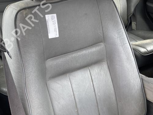 Used Right front seat Right front seat LAND ROVER RANGE ROVER II (P38A) 2.5 D 4x4 (136 hp) 19905934 19905934