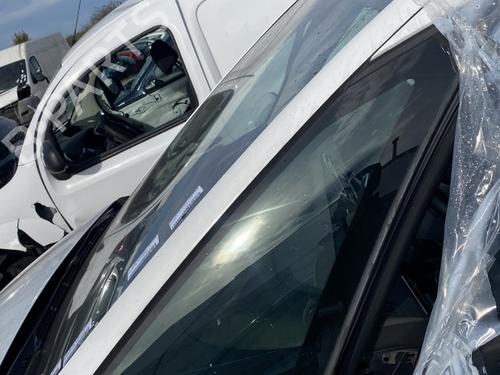 front-left-quarter-glass-citroen-c4-picasso-ii-2013-29976231 main image