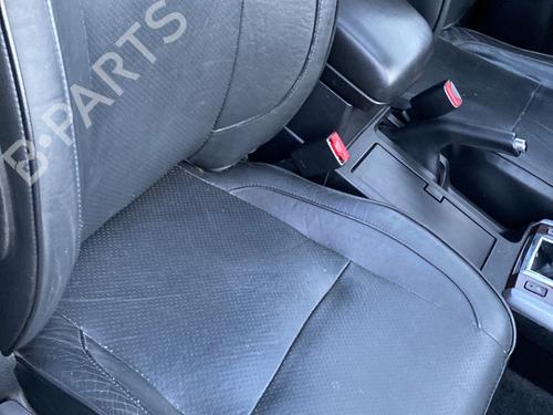 Used Right front seat SUZUKI GRAND VITARA II (JT, TE, TD) 1.9 DDiS All-wheel Drive (JT419, TD44, JB419WD, JB419XD,... (129 hp) 31908908
