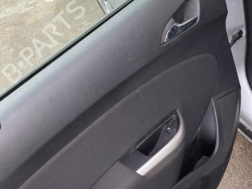 Guarnecido trasero izquierdo OPEL ASTRA J (P10) 1.7 CDTI (68) (125 hp) 31093475