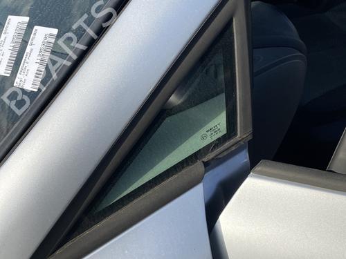 Front left quarter glass SEAT LEON (1P1) 1.9 TDI | BP29635803C111 