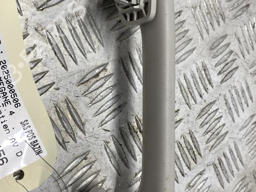 Maniglia interna del tetto RENAULT MEGANE IV Hatchback (B9A/M/N_) 1.5 Blue dCi 115 (B9A6) (116 hp) 29918741