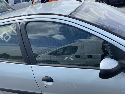 front-right-door-window-peugeot-206-hatchback-2ac-1998-1999-2000-2001-2002-2003-2004-2005-2006-2007-2008-2009-2010-2011-2012-26006461 main image
