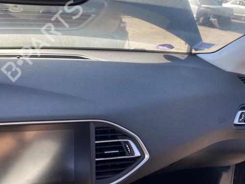 Used Dashboard Dashboard PEUGEOT 208 II (UB_, UP_, UW_, UJ_) e-208 (136 hp) 32730585 32730585