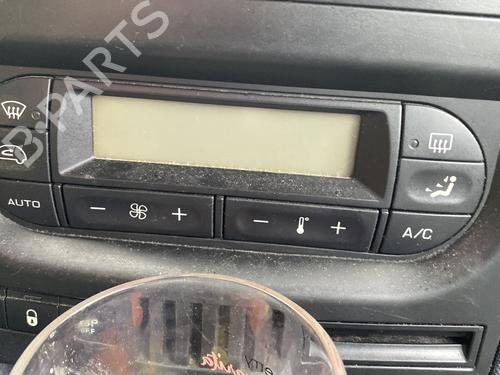 climate-control-peugeot-1007-km_-2005-31826773 main image