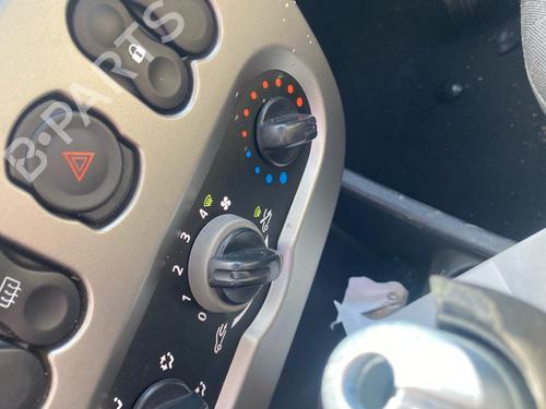 Climate control DACIA SANDERO 1.4 (BS0C, BS0A, BS0G, BS1F, BS0E) | BP37156831I5 - Image 3