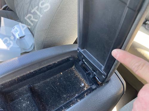 armrest-center-console-ssangyong-musso-sports-2004-34110119 main image