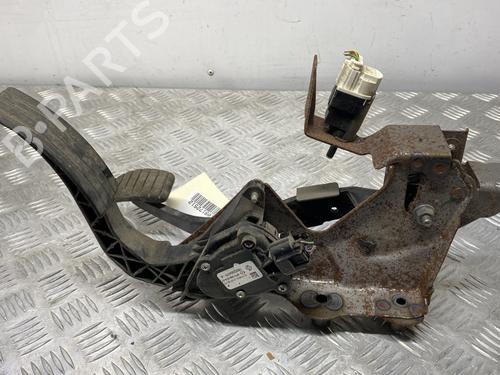 Used Pedal RENAULT CLIO IV (BH_) 1.5 dCi 75 (75 hp) 27485906