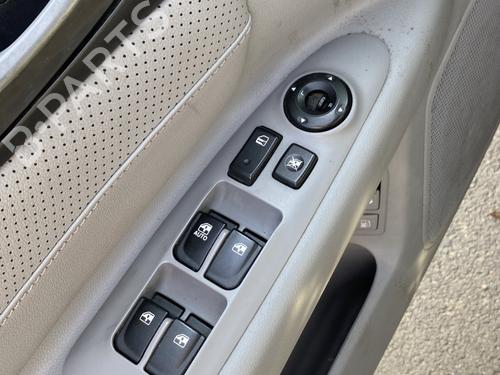 Left front window switch KIA MAGENTIS II (MG) 2.0 CRDi | BP27919855I27 - Image 2