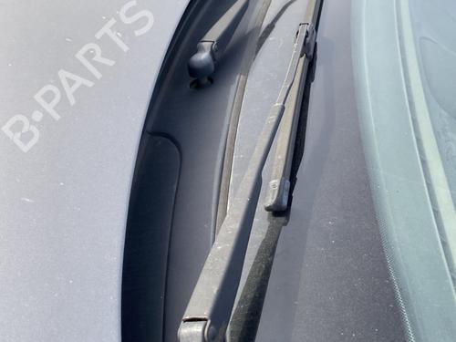 Griglia sotto parabrezza RENAULT LAGUNA I (B56_, 556_) 1.6 16V (B568, B561) (107 hp) 32734268