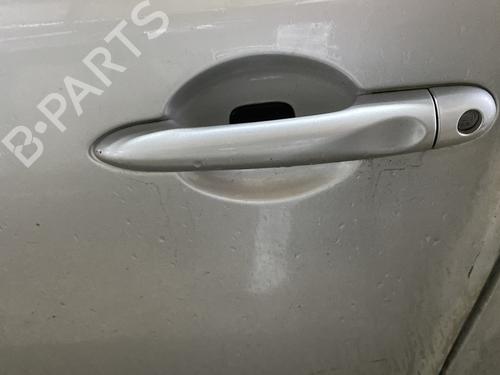 Venstre fortil udvendigt håndtag RENAULT MEGANE III Hatchback (BZ0/1_, B3_) 1.5 dCi (BZ09, BZ0D, BZ1W, BZ29, BZ14) (110 hp) 31334381