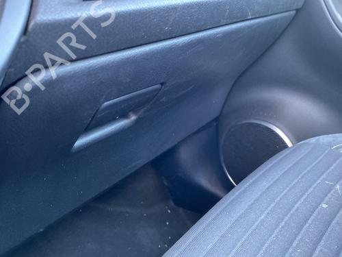 Used Glove box TOYOTA YARIS (_P13_) 1.5 Hybrid (NHP130_, NHP130) (101 hp) 24408684
