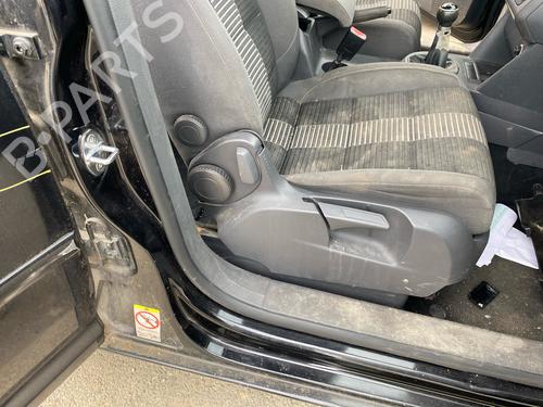 Used Right front seat Right front seat 34334629 34334629