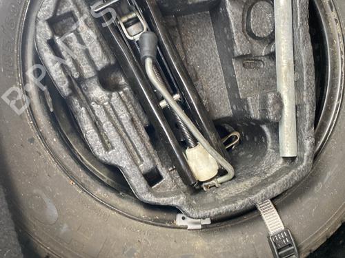 Used Jack Kit Jack Kit VW FOX Hatchback (5Z1, 5Z3, 5Z4) 1.4 TDI (70 hp) 31791812 31791812