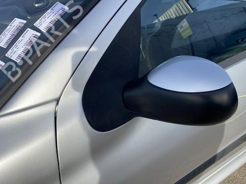 Used Left mirror PEUGEOT 206 Hatchback (2A/C) 1.4 16V (88 hp) 30302407