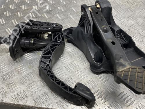 Used Pedal VW POLO VI (AW1, BZ1, AE1) 1.0 (65 hp) 26429704