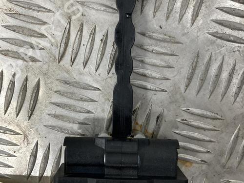 Used Hinge/Door check strap PEUGEOT 2008 II (UD_, US_, UY_, UJ_, UR_, UC_) 1.5 BlueHDI 110 (UDYHSK) (110 hp) 19911974