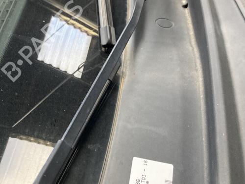 Used Front windshield wiper arm AUDI A3 (8V1, 8VK) 1.6 TDI (105 hp) 23782355