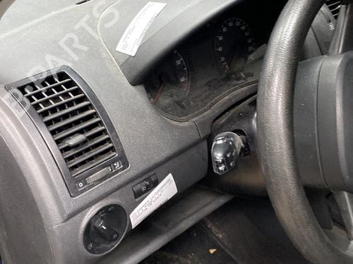 Tableau de bord VW POLO (9N_, 9A_) 1.2 12V (64 hp) 25339236