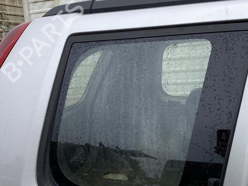 Used Rear right quarter glass NISSAN X-TRAIL I (T30) 2.2 Di 4x4 (114 hp) 31981244