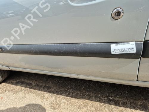 Używane Listwa drzwi RENAULT CLIO II (BB_, CB_) 1.6 (B/CB0D, BB00) (90 hp) 22122738