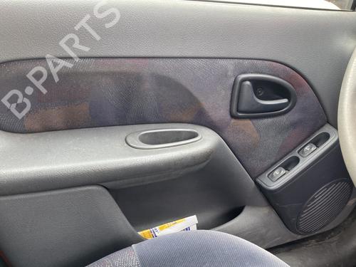 Venstre frontpanel RENAULT CLIO II (BB_, CB_) 1.4 (B/CB0C, B/CB0S) (75 hp) 28540776