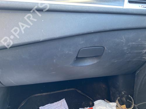 Used Glove box RENAULT MEGANE III Hatchback (BZ0/1_, B3_) 1.5 dCi (BZ09, BZ0D, BZ1W, BZ29, BZ14) (110 hp) 25270527