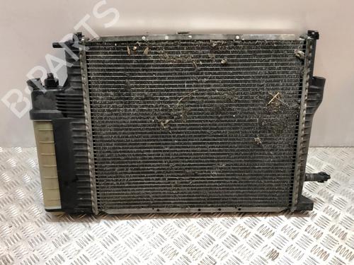 Used Water radiator Water radiator BMW 5 (E34) 525 i 24V (192 hp) 22110561 22110561