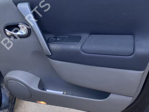 Used Front right panel Front right panel RENAULT SCÉNIC II (JM0/1_) 1.9 dCi (JM14) (131 hp) 25820433 25820433