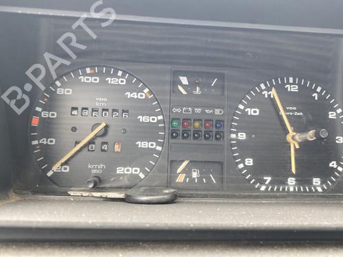Kombiinstrument VW GOLF II (19E, 1G1) 1.6 TD (60 hp) 30683024