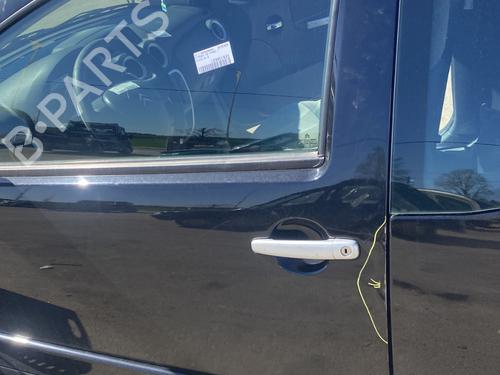 Used Left front door Left front door 33806728 33806728
