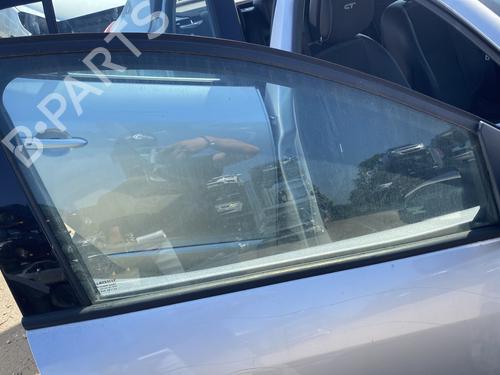 Front right door window RENAULT MEGANE III Hatchback (BZ0/1_, B3_) 1.5 dCi (BZ09, BZ0D, BZ1W, BZ29, BZ14) | BP26594384C19 