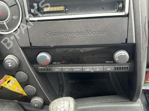 Airco bedieningspaneel SSANGYONG KYRON 2.0 Xdi 4x4 (141 hp) 22118432