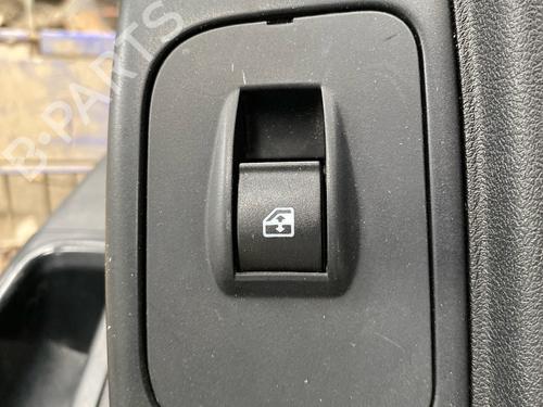 Used Left front window switch Left front window switch 39570347 39570347