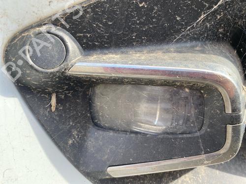 Used Left front fog light Left front fog light 39042359 39042359