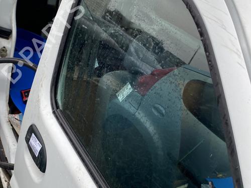 dr-rude-hjre-foran-renault-kangoo-kc01_-1997-32271364 main image