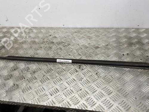 Dørliste Dørliste CITROËN C4 Picasso II 1.6 HDi / BlueHDi 115 (115 hp) 24181095 24181095