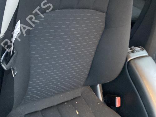 Stol høyre foran MERCEDES-BENZ C-CLASS (W203) C 220 CDI (203.008) (150 hp) 31836686