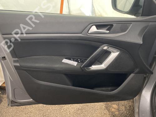 Forreste venstre beklædning PEUGEOT 308 II (LB_, LP_, LW_, LH_, L3_) 1.6 BlueHDi 120 (120 hp) 32002897