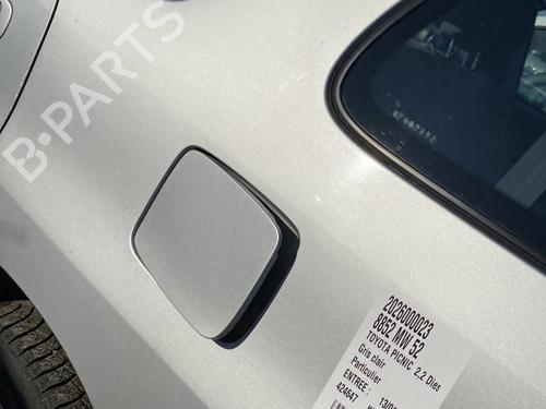 left-rear-fenders-toyota-picnic-_xm1_-1996-1997-1998-1999-2000-2001-31643006 main image