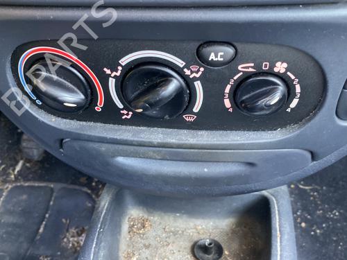 Used Climate control Climate control RENAULT MEGANE I (BA0/1_) 1.6 16V (BA04, BA0B, BA11, BA1J, BA16, BA19, BA1K, BA1V,... (107 hp) 33051097 33051097