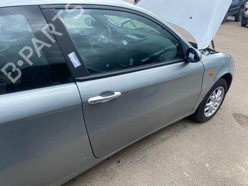 right-front-door-alfa-romeo-147-937_-2000-2001-2002-2003-2004-2005-2006-2007-2008-2009-2010-35884770 main image