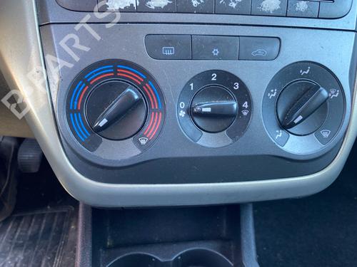 Used Climate control Climate control 39389172 39389172
