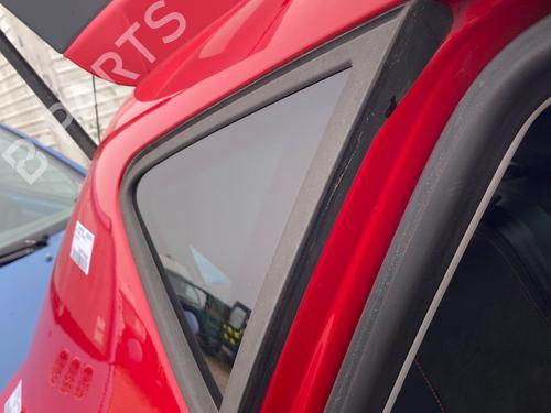 rear-right-quarter-glass-seat-leon-5f1-2012-2013-2014-2015-2016-2017-2018-2019-2020-2021-36897679 main image